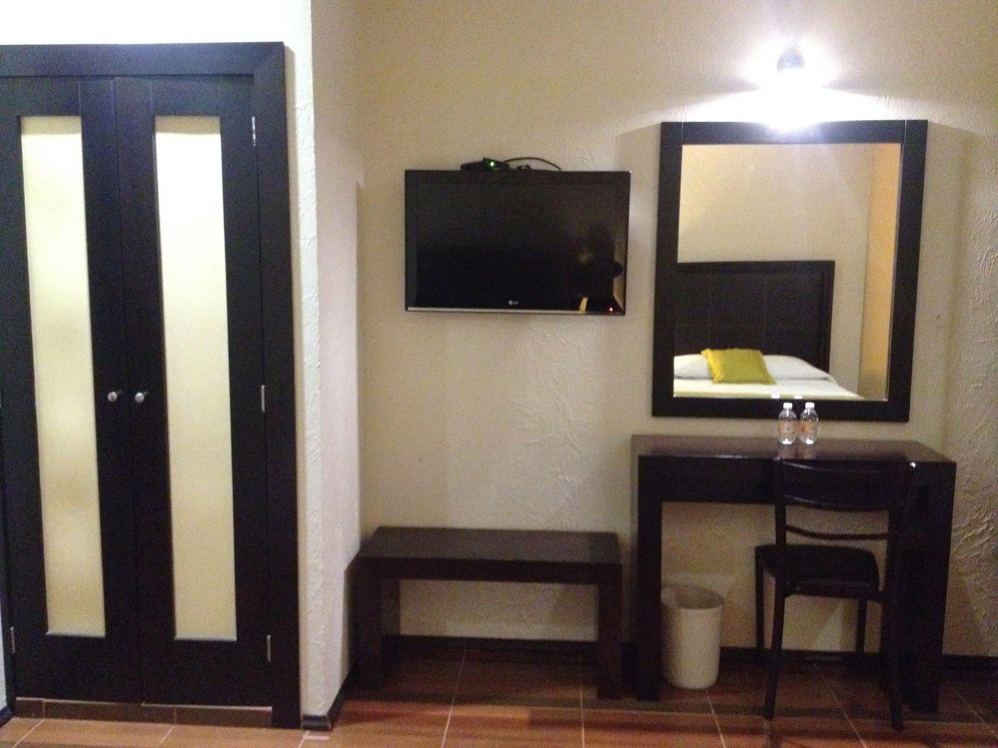 Hotel Majova Inn ハラパ エクステリア 写真