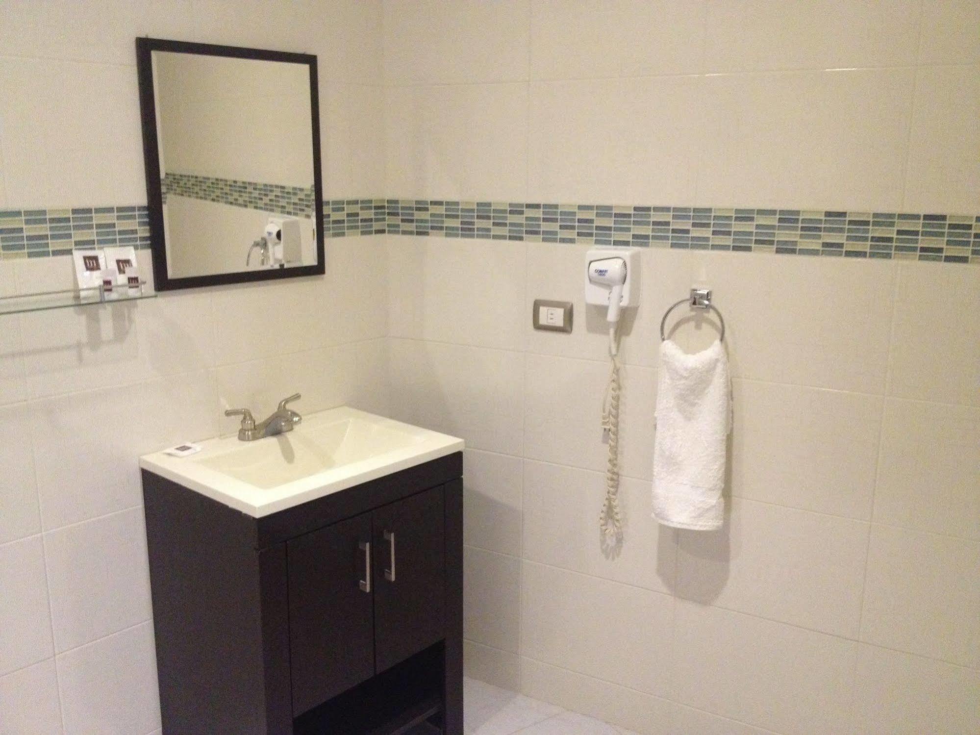 Hotel Majova Inn ハラパ エクステリア 写真