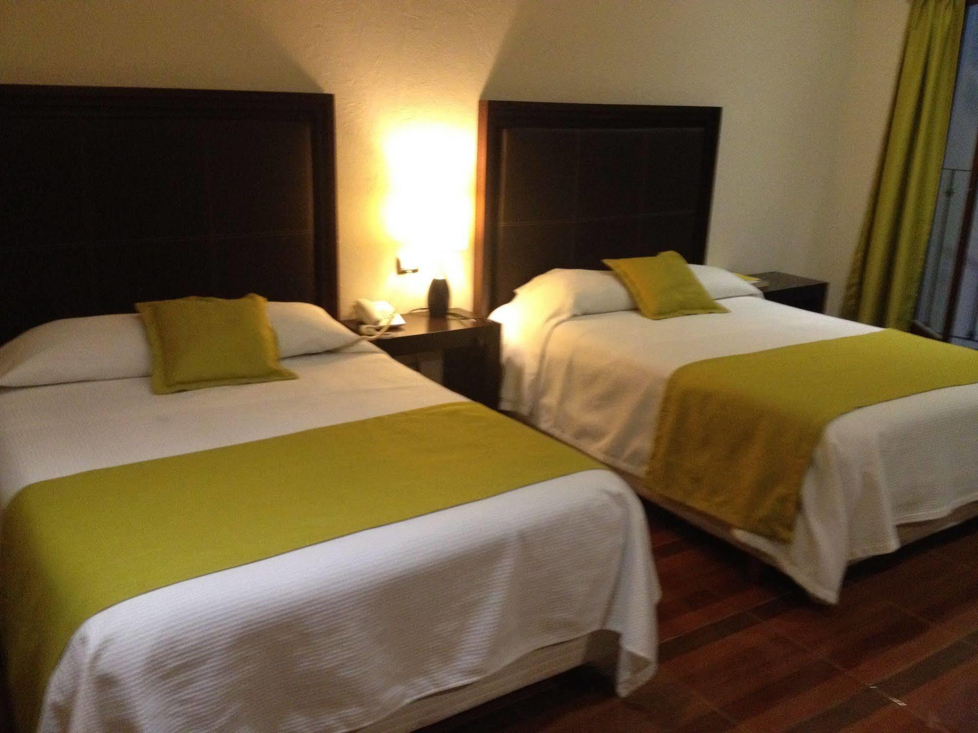 Hotel Majova Inn ハラパ エクステリア 写真